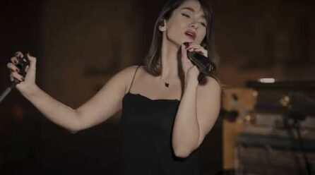 El crimen de una mujer que cantó